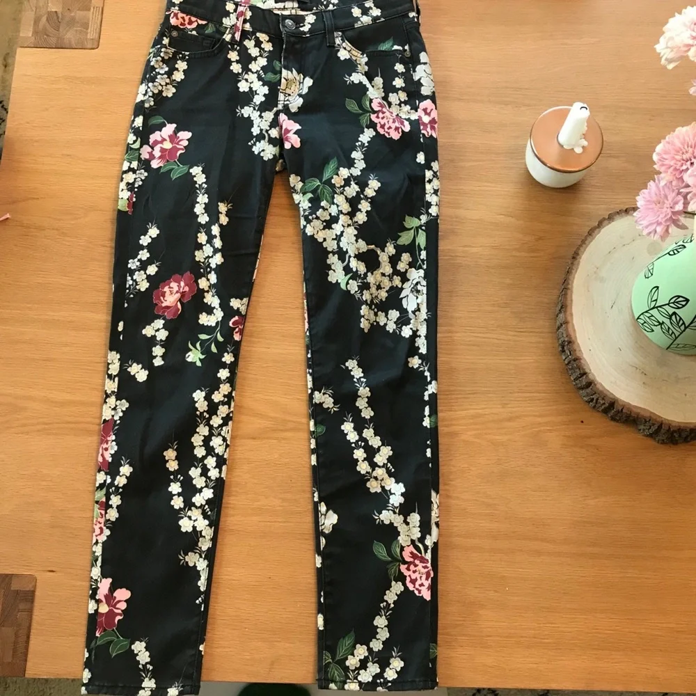 7 for All Mankind Slim Cigarette Cherry Blossom Jeans - Picture 6 of 8
